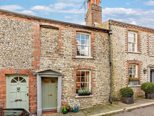 Arundel House | 2 Bed in Arundel 89671