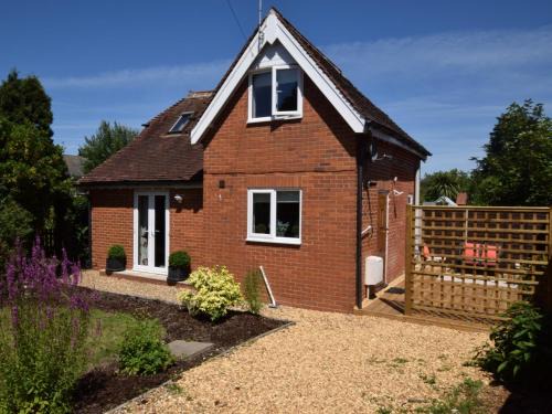 New Forest District House | 2 Bed in Lyndhurst 75879