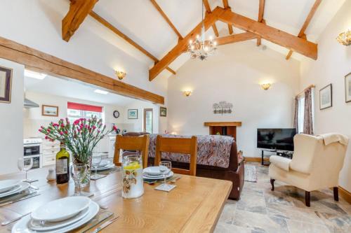 Tan-y-groes House | 2 Bed in Ponthirwaun oc-h33292