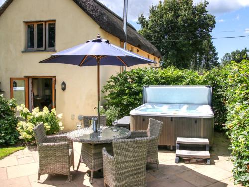 Kingswear House | 2 bed in Torrington 49589