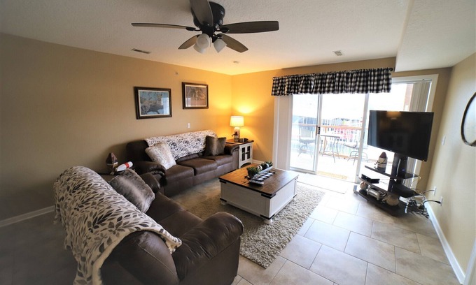 Osage Beach Condo | 2 bed King Master/2 bath condo with lake access and large 16 x 40 boat slip