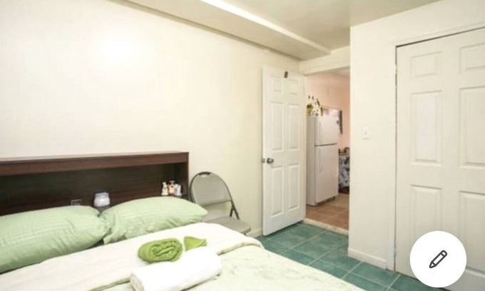 Ocean Hill Apartment | 2 Bed Room Affordable Private Apartment in Brooklyn/Manhattan/NYC .