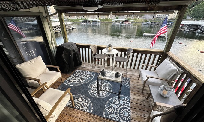 Village of Four Seasons Condo | 2-bedroom Lake front condo with WiFi, dock, in Tranquil Village of Four Seasons