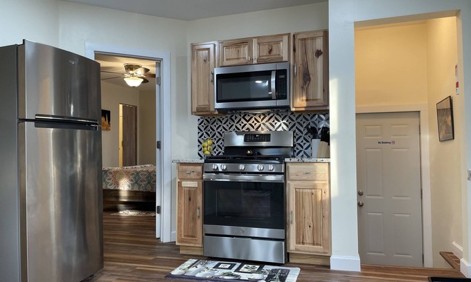 Two Rivers House | 2 Bedroom 1 Bath Modern And Cozy Vacation House
