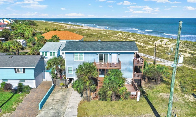 Tybee Island Condo | 2 bedroom 1 bath ocean front condo