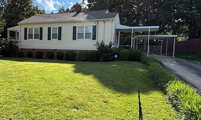 Siler City House | 2 bedroom, 1 bath, remodeled 1945 cottage, 1000sq.ft. Two new LUX KING size beds