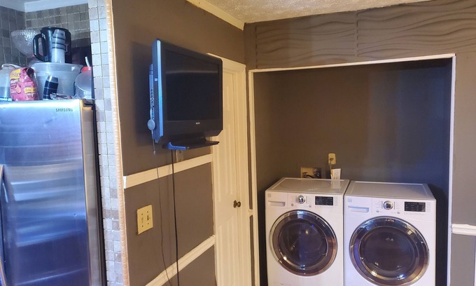 Smyrna House | 2 Bedroom 2.5 Bath Townhome
