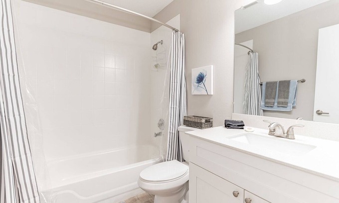 Singer Island Apartment | 2 Bedroom 2 Bath Walking distance to Beach and Restaurants