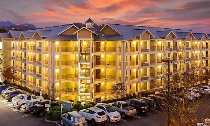 Pigeon Forge Villa | 2 Bedroom 2 Bath near Pigeon Forge and Great Smoky Mountains National Park