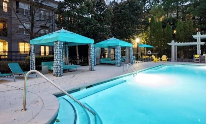 Dunwoody Apartment | 2 bedroom 2 bathroom, gated community walking distance to Perimeter Mall and etc