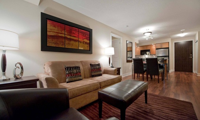 Markham Apartment | 2 Bedroom/2 Bathroom Suite