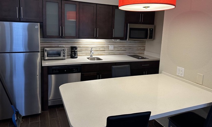 Southfield Apartment | 2 Bedroom 2 Bathroom Loft Near All Major Freeways
