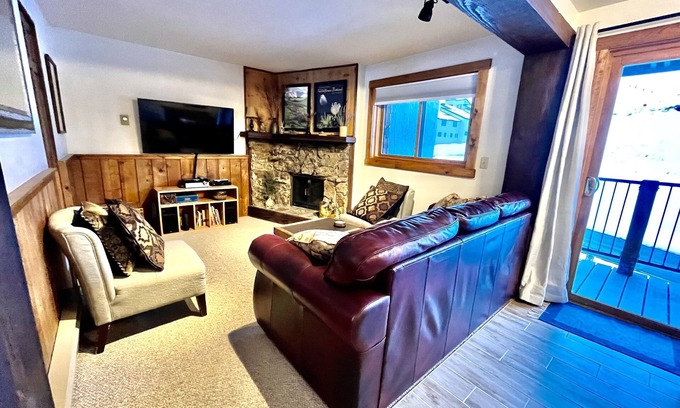 Crested Butte Condo | 2 Bedroom 2 Bathroom Condo - Base Area - Three Seasons
