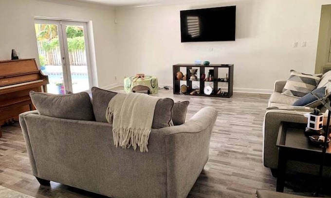 North Lauderdale Apartment | 2 Bedroom 821095 by Houzlet