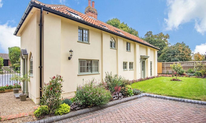 Spilsby Cottage | 2 bedroom accommodation in Halton Holegate