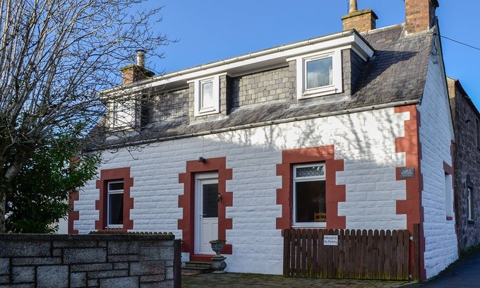 Murthly Cottage | 2 bedroom accommodation in Blairgowrie