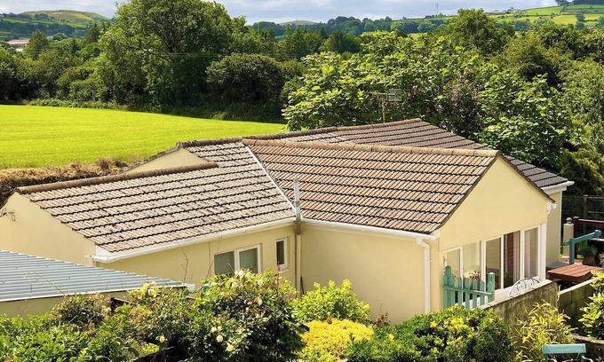 Stenalees Cottage | 2 bedroom accommodation in Enniscaven, near St Austell