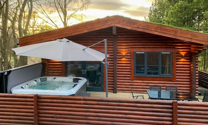 Kinclaven Ski Chalet | 2 bedroom accommodation in Cargill