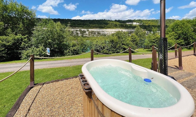 Eccles Ski Chalet | 2 bedroom accommodation in Halling
