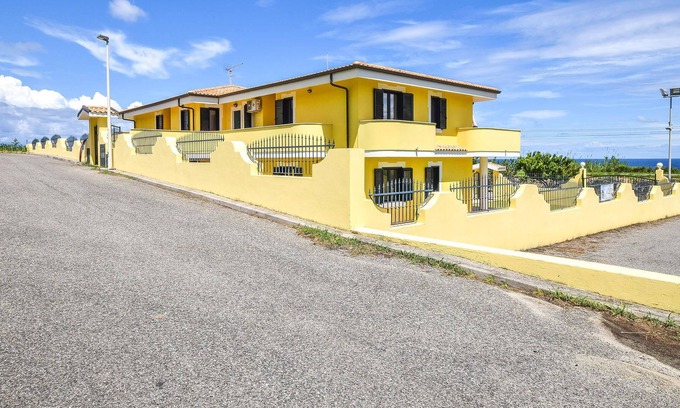 Briatico Apartment | 2 bedroom accommodation in BRIATICO