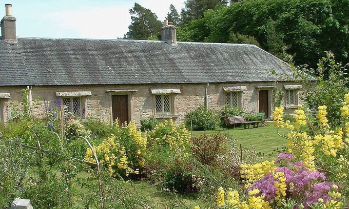 Forres Cottage | 2 bedroom accommodation in Dunphail, near Forres