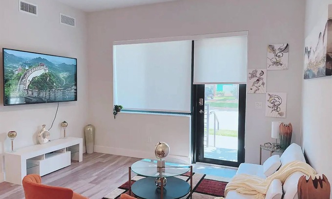 West Palm Beach Apartment | 2-bedroom apartment just 12 minutes to Port of Palm Beach
