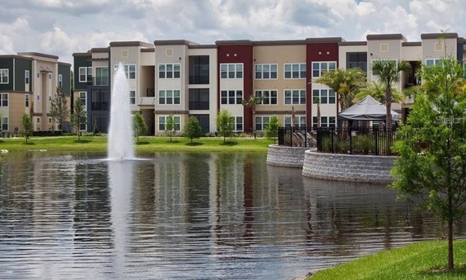 Lake Hart Apartment | 2 Bedroom Apartment 419553 by Houzlet