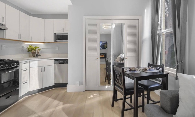 Collegetown Apartment | 2-bedroom apartment close to downtown and Collegetown