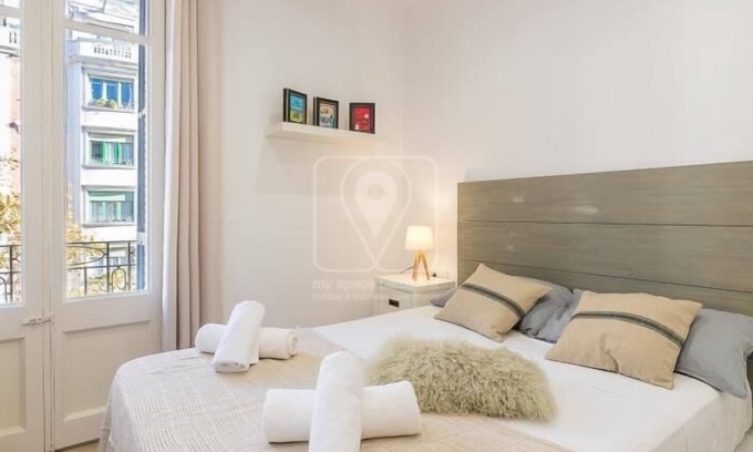 La Sagrada Familia Apartment | 2-bedroom apartment with a charming ambiance near Sagrada Familia.