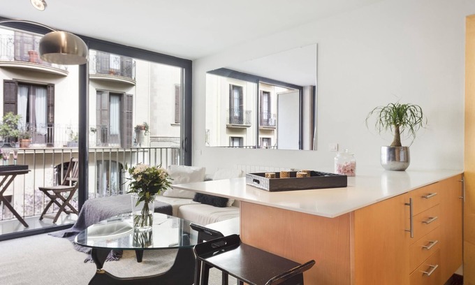 Sant Gervasi Apartment | 2-bedroom apartment in Sarrià with private terrace for 4 people