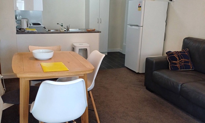 Dunedin Apartment | 2 Bedroom Apartment in the suburb of Mornington Dunedin.