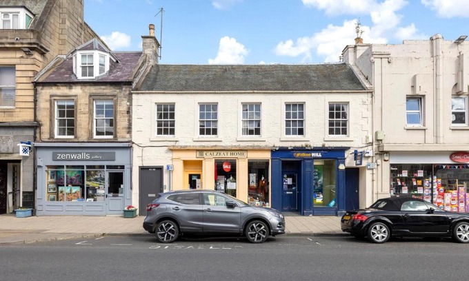 Peebles Apartment | 2 bedroom apartment on Peebles High Street