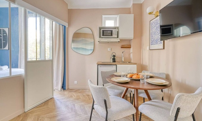 Quartier de la Plaine-de-Monceaux Apartment | 2-bedroom apartment Pereire/Arc de Triomphe