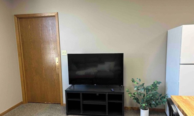 West Union Apartment | 2-bedroom apartment in Downtown West Union, IA