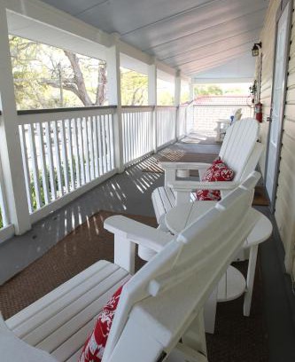 Downtown Dunedin Apartment | 2 Bedroom Apt Overlooking Dunedin Town Square NO KIDS, NO PETS
