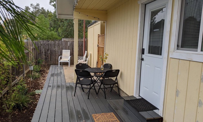 Columbia House | 2 bedroom aptmnt near Bethel/I5