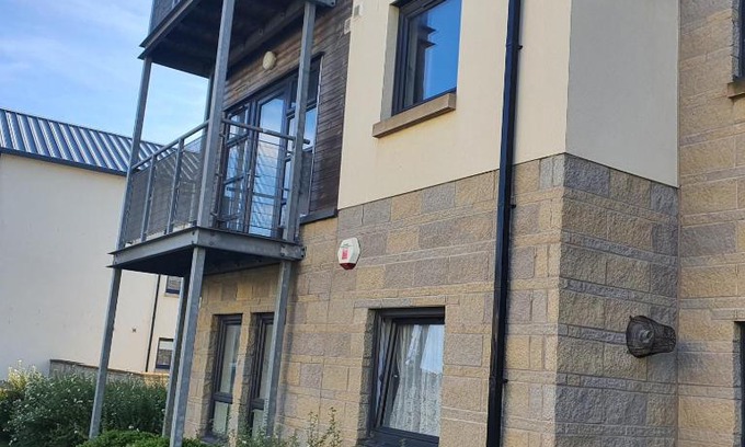 Central Aberdeen Apartment | 2-bedroom Back Hilton Area apartment - Ground Floor, Aberdeen city center
