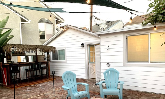 Sunset Beach Cottage | 2 bedroom beach cottage with a yard including bikes, firepit