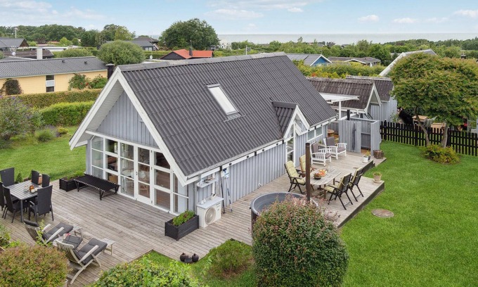 Bønnerup Strand House | 2 bedroom beautiful home in Glesborg