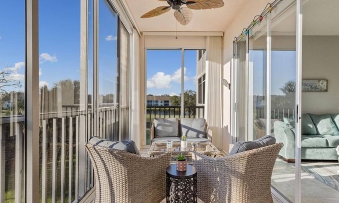 Palmer Ranch Condo | 2 Bedroom Condo 427475 by Houzlet