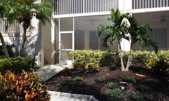 Palmer Ranch Condo | 2 Bedroom Condo 95119 by Houzlet
