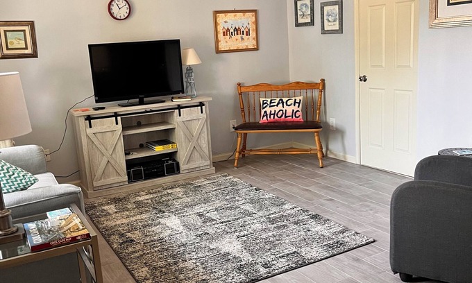 West Cape May Condo | 2-bedroom condo in fantastic West Cape May with WiFi, AC