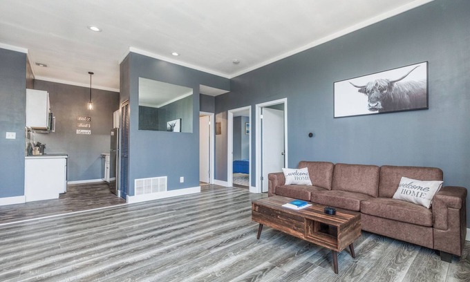 LaSalle Park Condo | 2 Bedroom Condo in Saint Louis