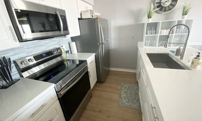 Galveston Condo | 2-bedroom condo on Galveston Seawall. Steps to the beach