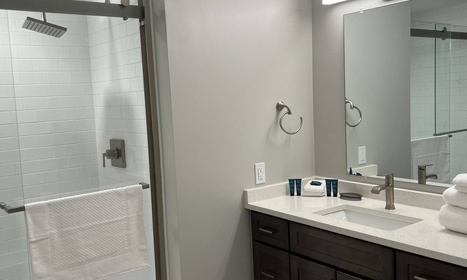 Canandaigua Condo | 2 Bedroom Condo on Canandaigua Lake 415