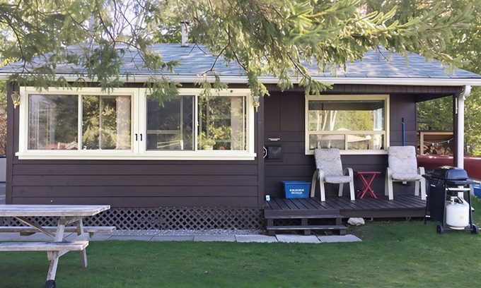 Bobcaygeon House | 2-Bedroom Cottage #11 - Ambleside