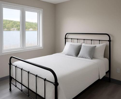 Gravenhurst House | 2-Bedroom Cottage #11 - Red Pine