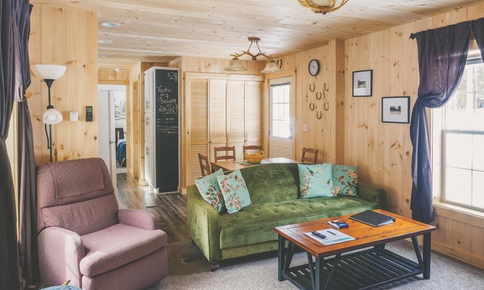 Long Lake Cottage | 2 Bedroom Cottage, sleeps 4