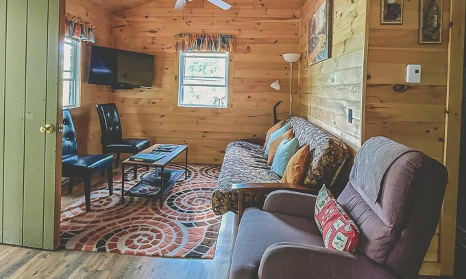 Long Lake Cottage | 2 Bedroom Cottage, sleeps 6