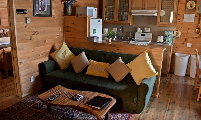 Long Lake Cottage | 2 Bedroom Cottage, sleeps 5